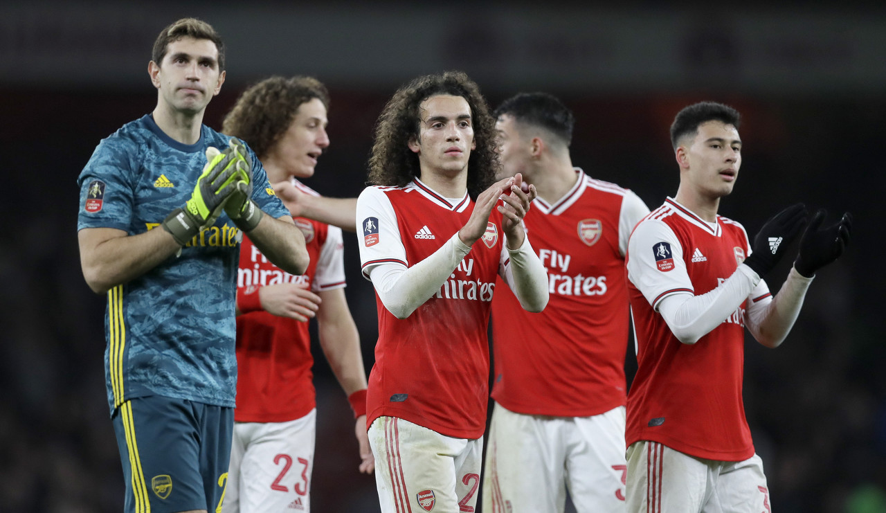 💡早报：利物浦曼城双双折戟，巴萨拜仁收获大胜（晨报：利物浦曼城同遭失利，巴萨拜仁大胜告捷）