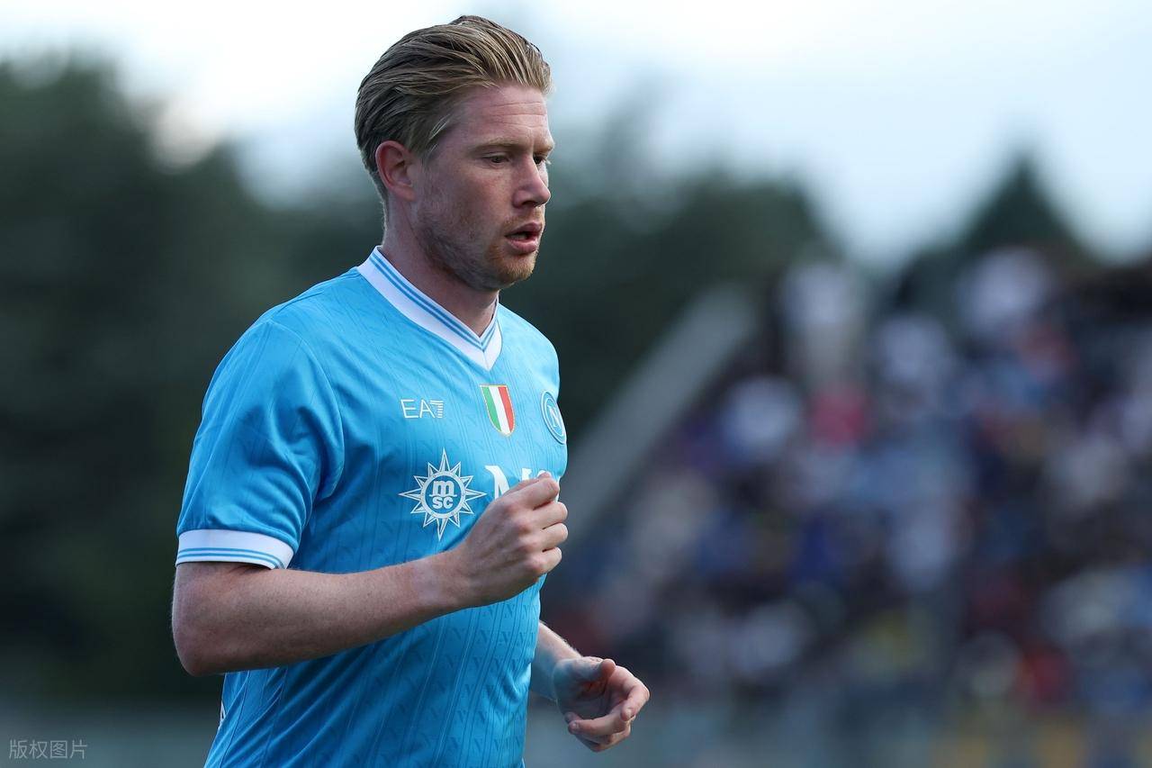 半场战报：拜仁1-0斯图加特，莱默尔脚后跟破门，奥利塞助攻（上半场：拜仁1-0领先斯图加特，莱默尔脚后跟破门，奥利塞送助攻）