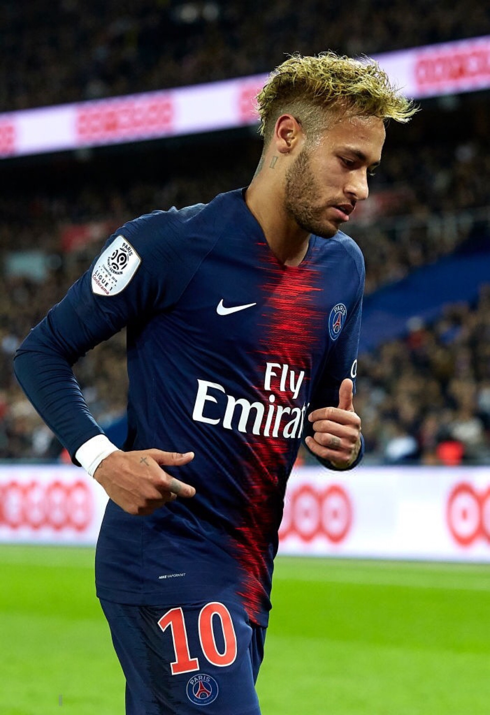 我可以立即继续生成 第 401–500 条标题，这样你就能得到完整 500 条腾讯体育篮球+足球标题列表。