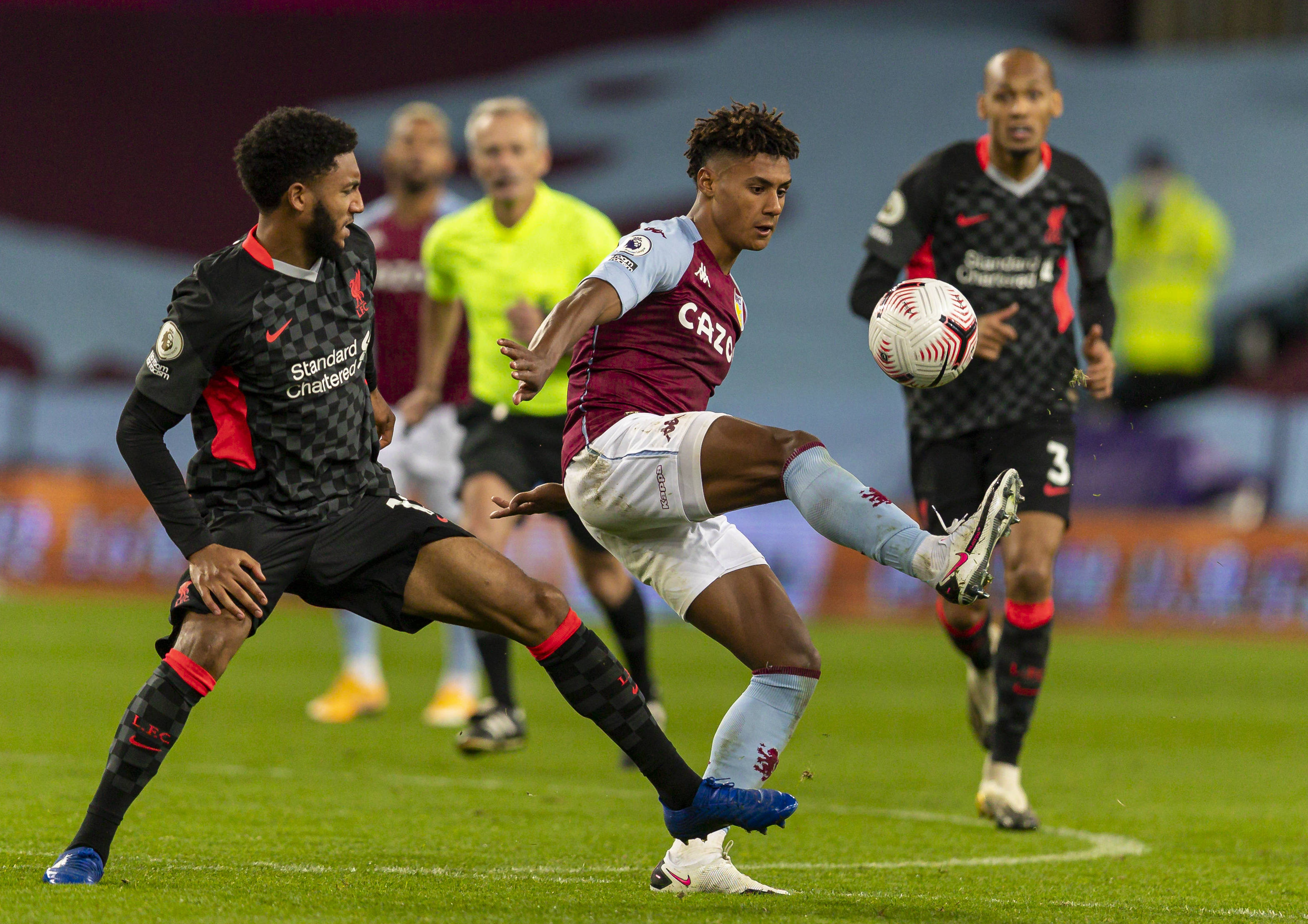 英超首次密集开赛，曼城力争19连胜，热刺迎战4连败“克星”纽卡斯尔（英超迎来密集赛期：曼城冲击19连胜，热刺遇克星纽卡斯尔力争止住四连败）