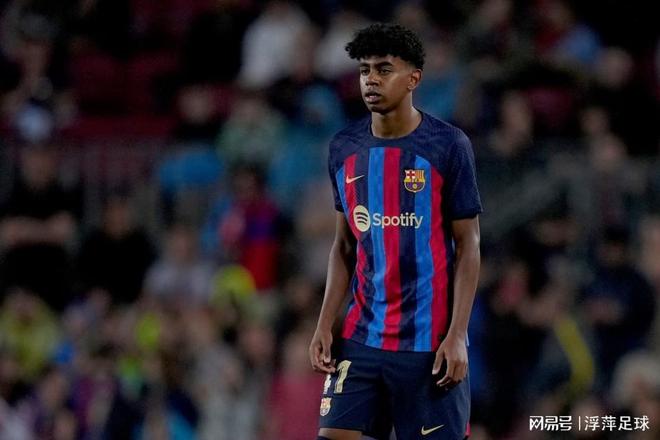 足球报：申花将利用今年最后两场亚冠来决定人员的去留