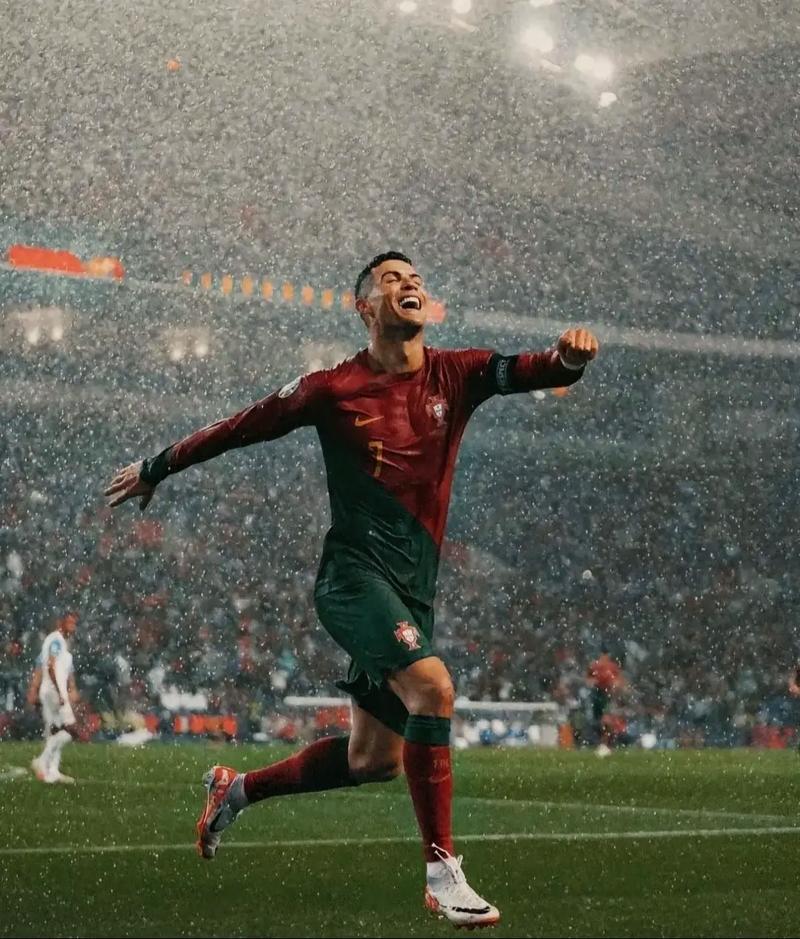 英超赛场亮点：热刺逆转切尔西,（英超焦点战：热刺上演逆转击败切尔西）