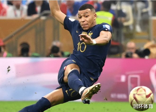 美记：PJ·华盛顿赛前训练扭伤脚踝，提前退出本场比赛（PJ·华盛顿赛前热身扭伤脚踝，本场比赛缺阵）